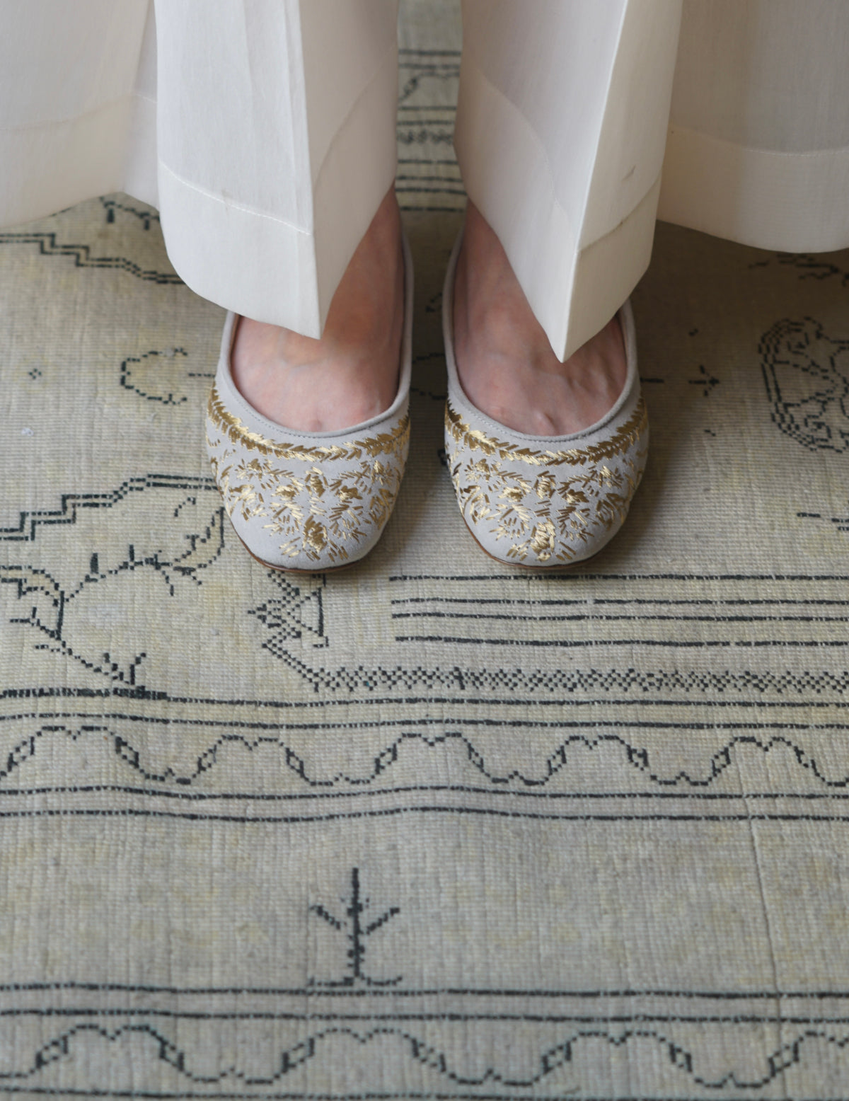 金線刺繡芭蕾鞋・骨白