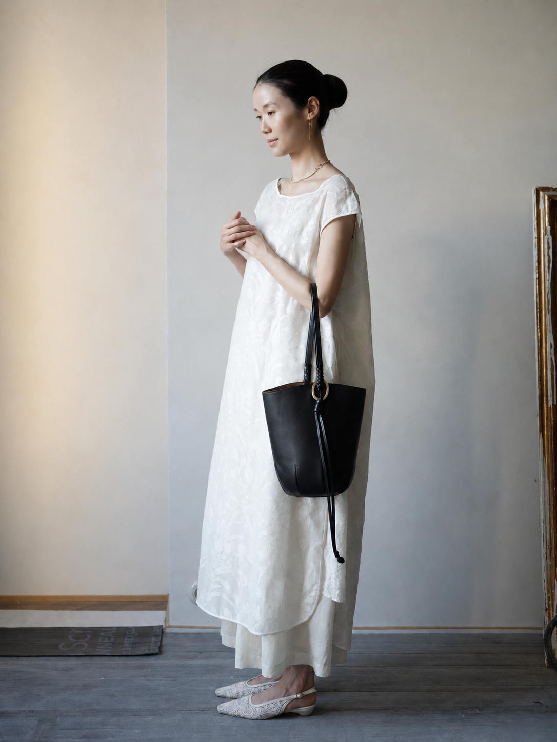Mame Kurogouchi × Tsuchiya Kaban Medium Mayu Bucket Bag・Black