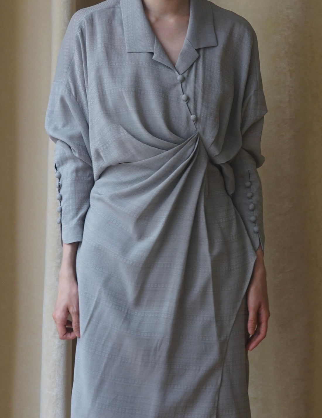 "Mishima Karatsu" Floral Pattern Jacquard Draped Dress・Grey