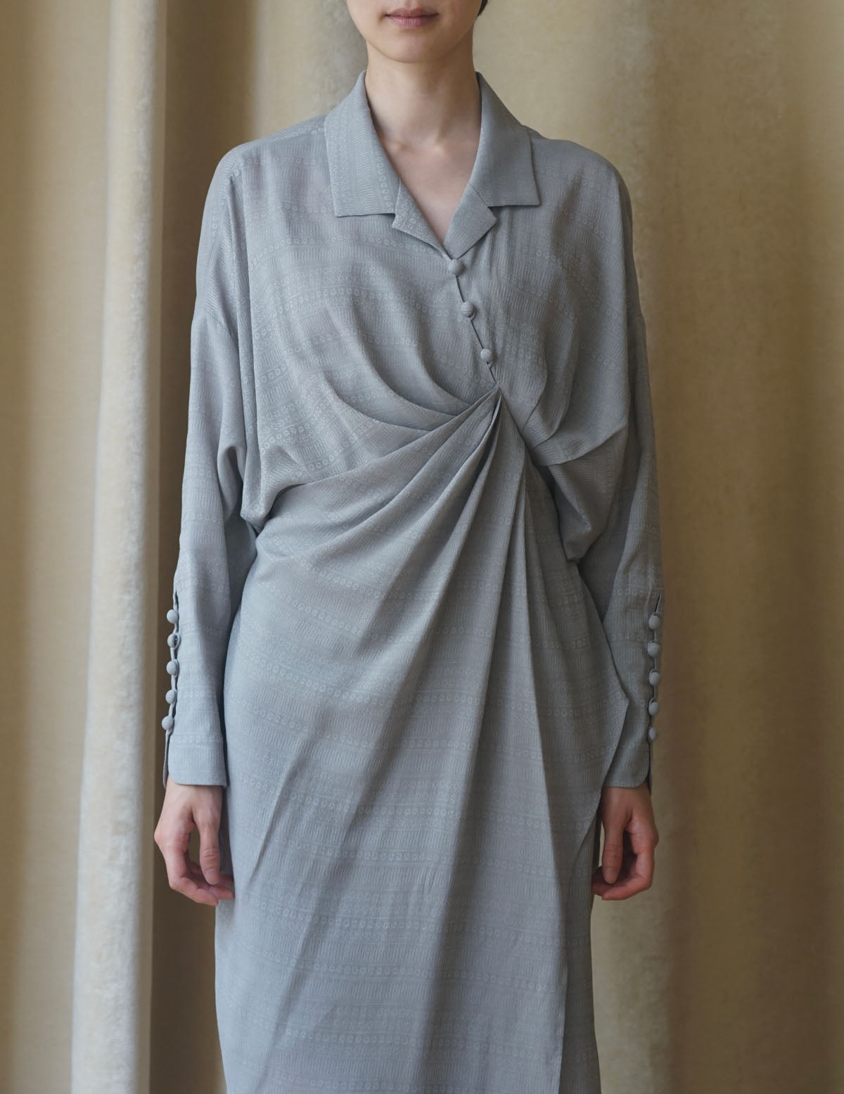 "Mishima Karatsu" Floral Pattern Jacquard Draped Dress・Grey