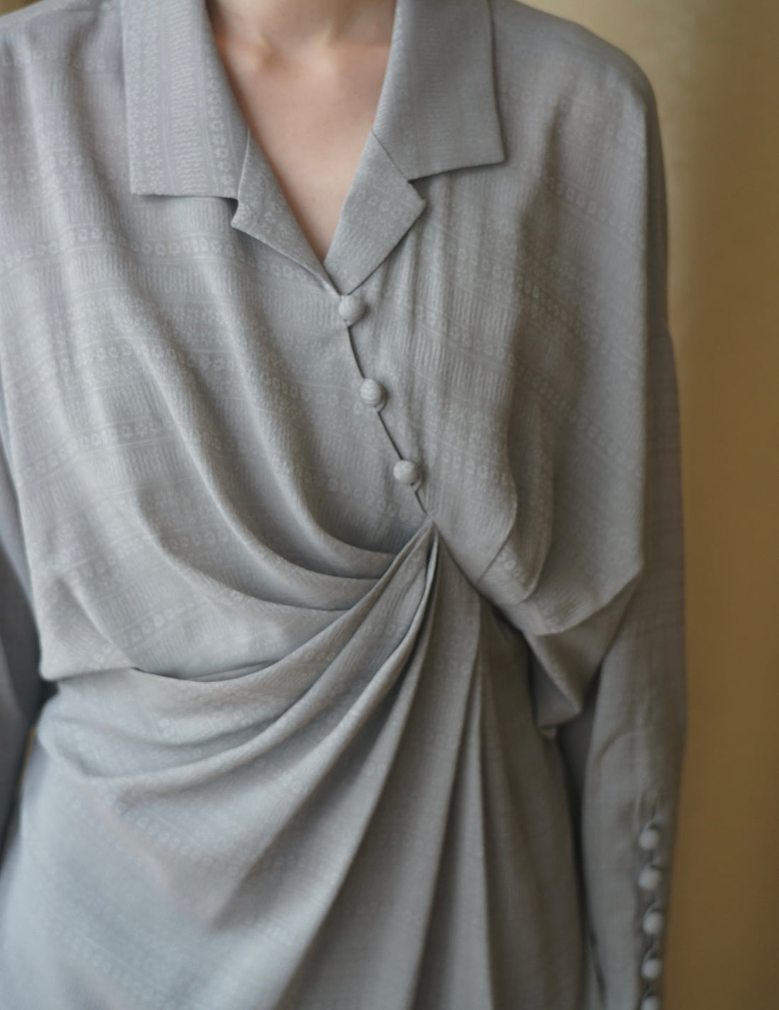 "Mishima Karatsu" Floral Pattern Jacquard Draped Dress・Grey