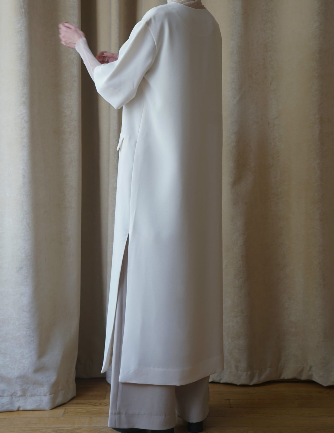 Daviana Dress・Ivory