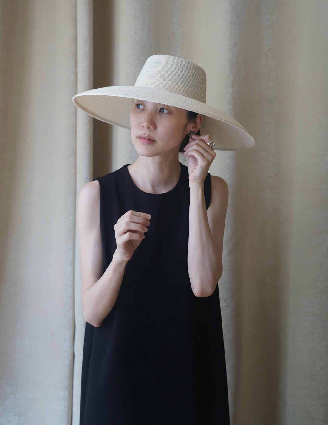Ines Hat