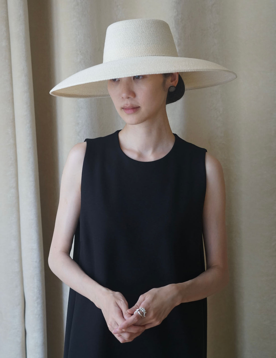 Ines Hat