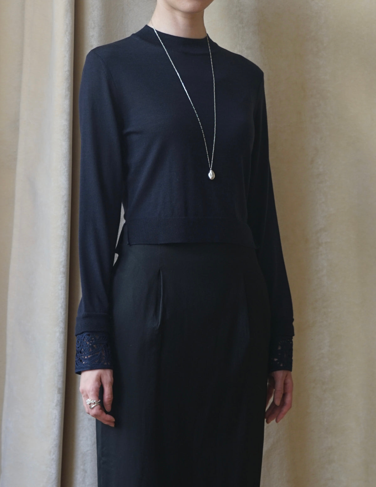 Detachable Embroidery Cuff Knitted Top・Navy