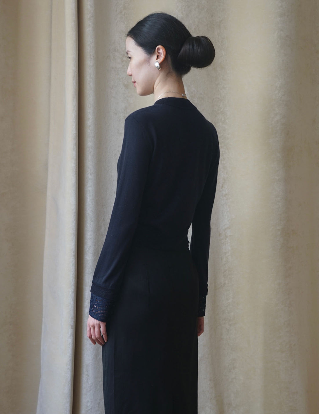 Detachable Embroidery Cuff Knitted Top・Navy