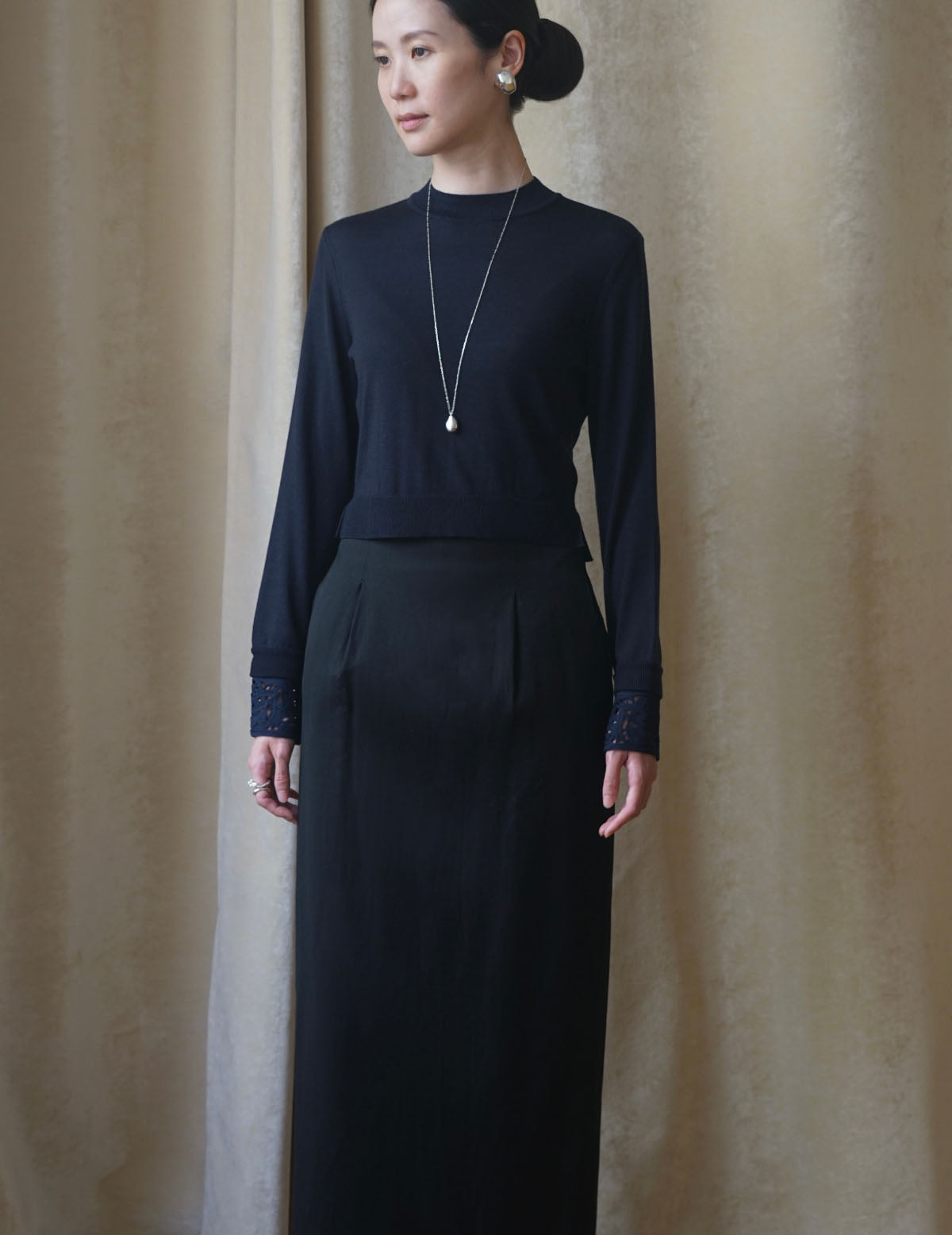 Detachable Embroidery Cuff Knitted Top・Navy