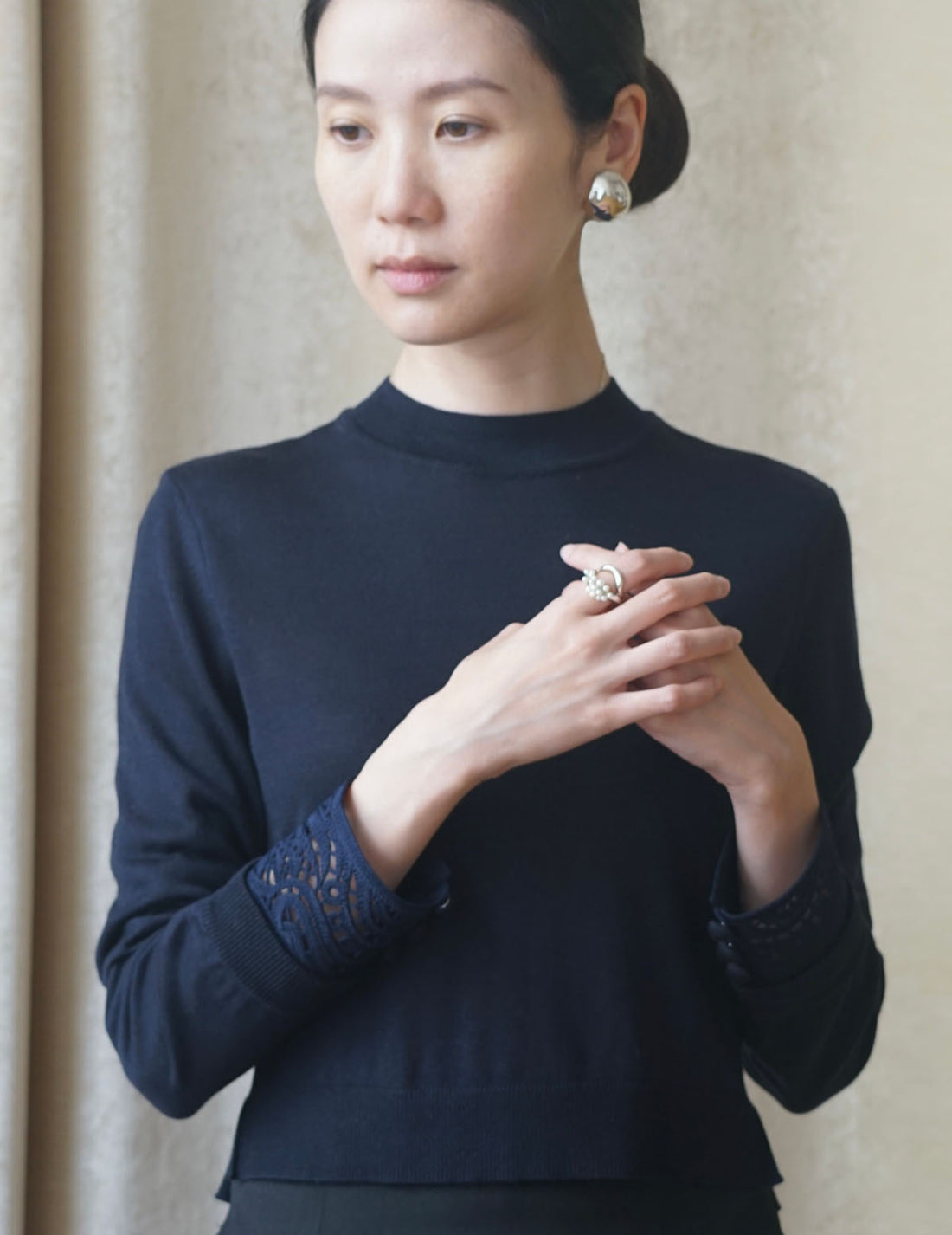 Detachable Embroidery Cuff Knitted Top・Navy