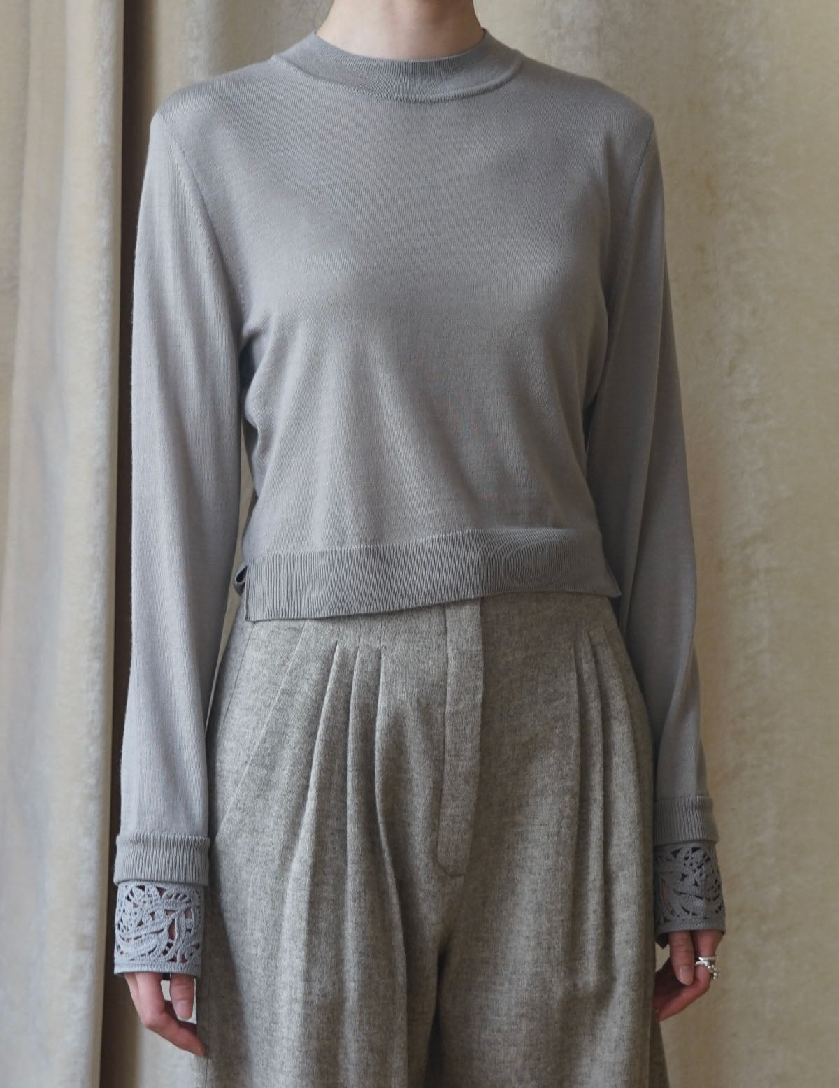 Detachable Embroidery Cuff Knitted Top・Grey