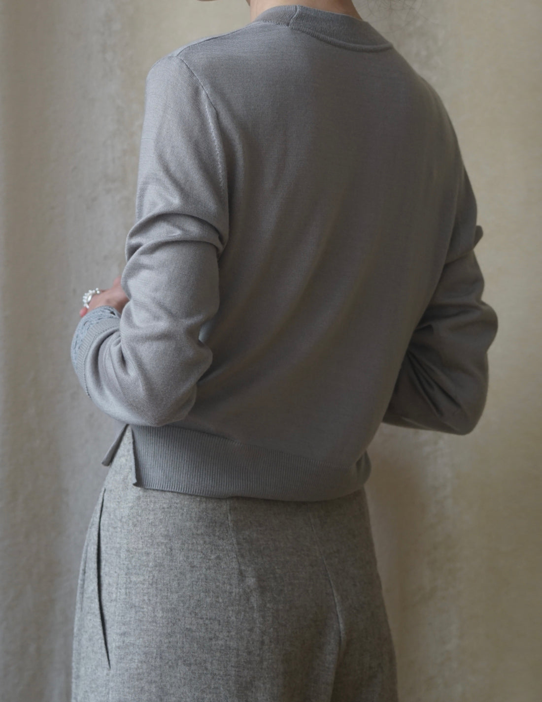 Detachable Embroidery Cuff Knitted Top・Grey