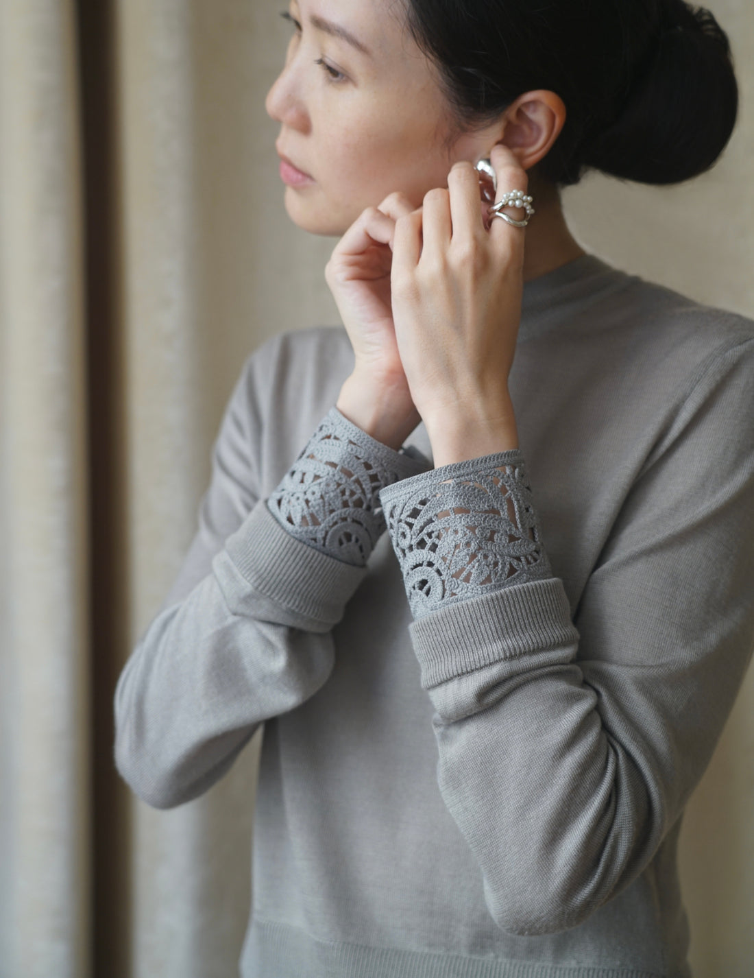 Detachable Embroidery Cuff Knitted Top・Grey