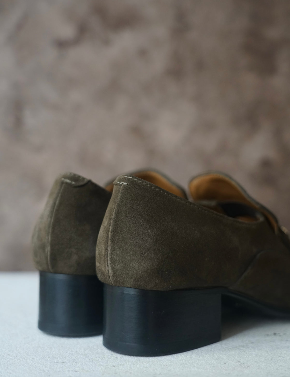 Montana 麂皮低跟皮鞋・深橄欖綠