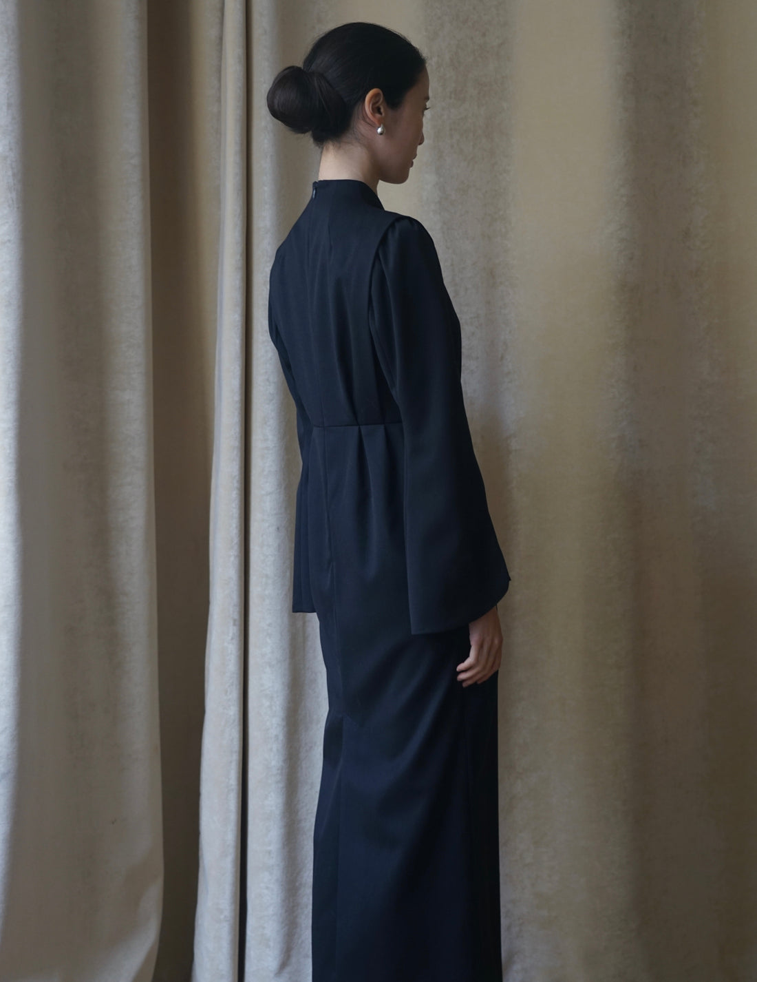 Light Wool Max Gabadine V-Neck Dress・Navy
