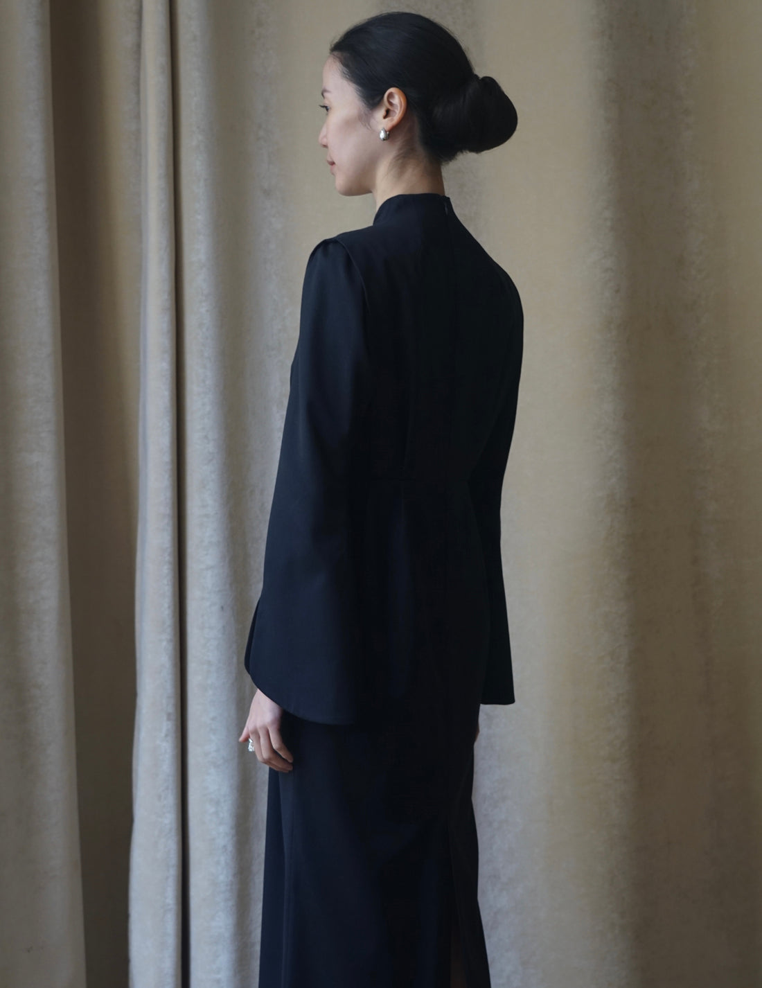 Light Wool Max Gabadine V-Neck Dress・Navy