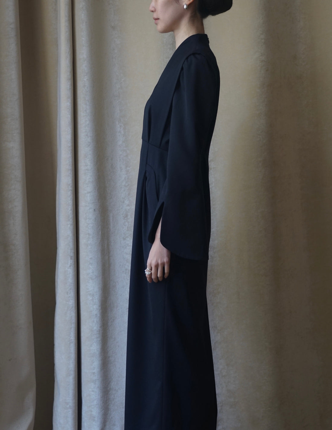 Light Wool Max Gabadine V-Neck Dress・Navy