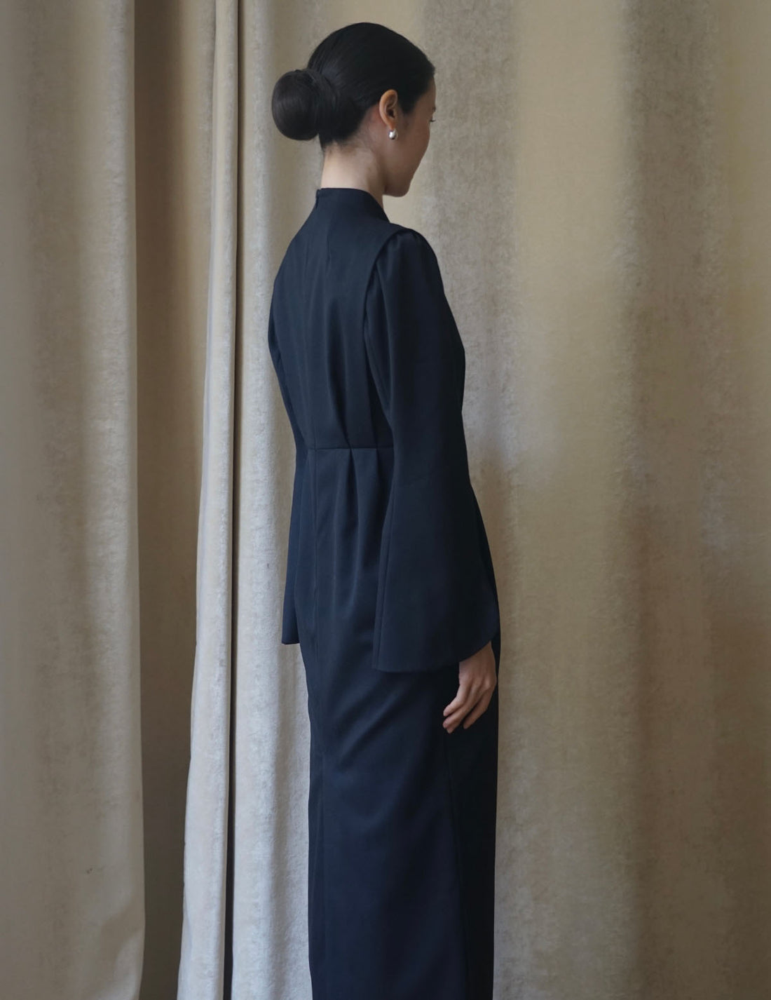 Light Wool Max Gabadine V-Neck Dress・Navy