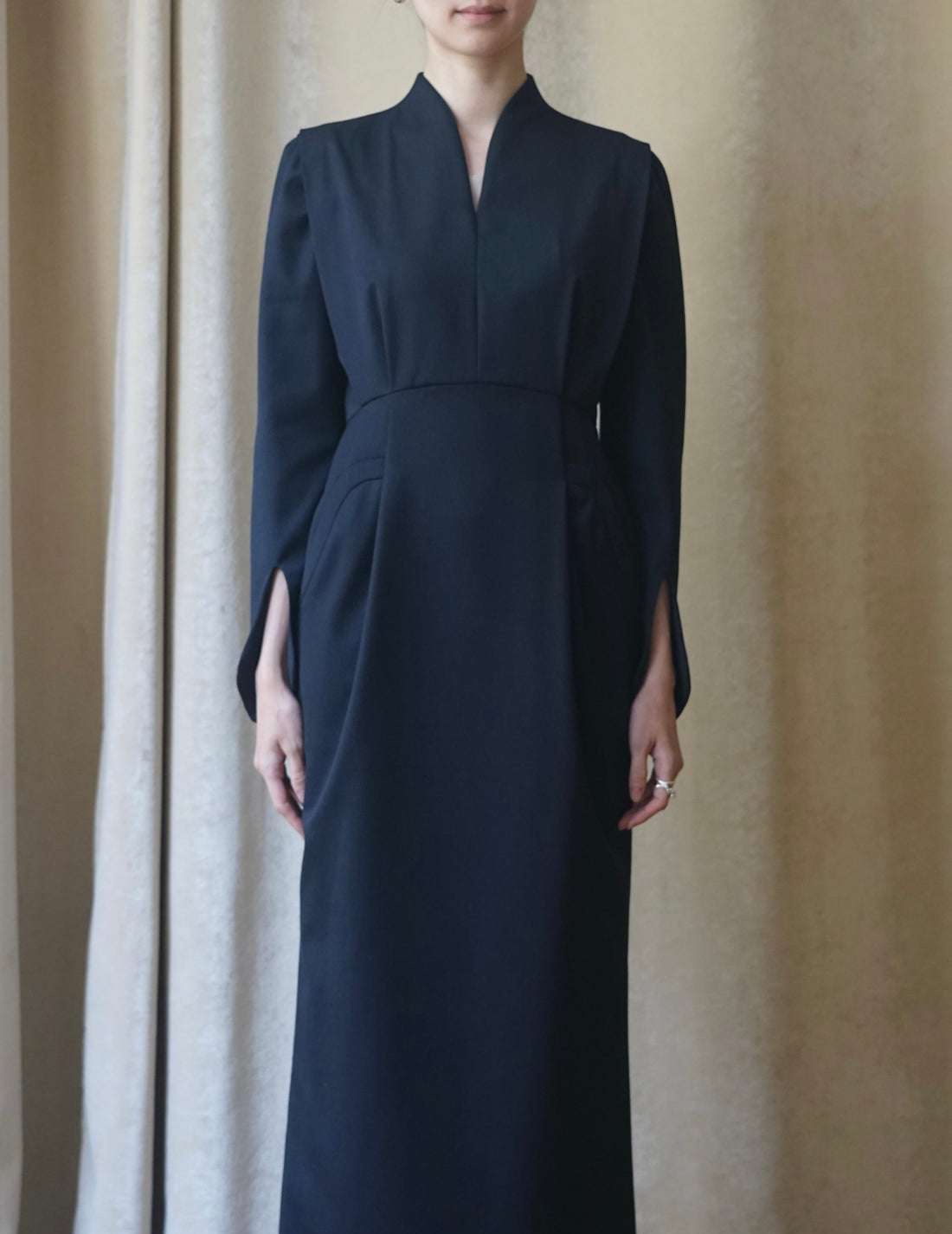 Light Wool Max Gabadine V-Neck Dress・Navy