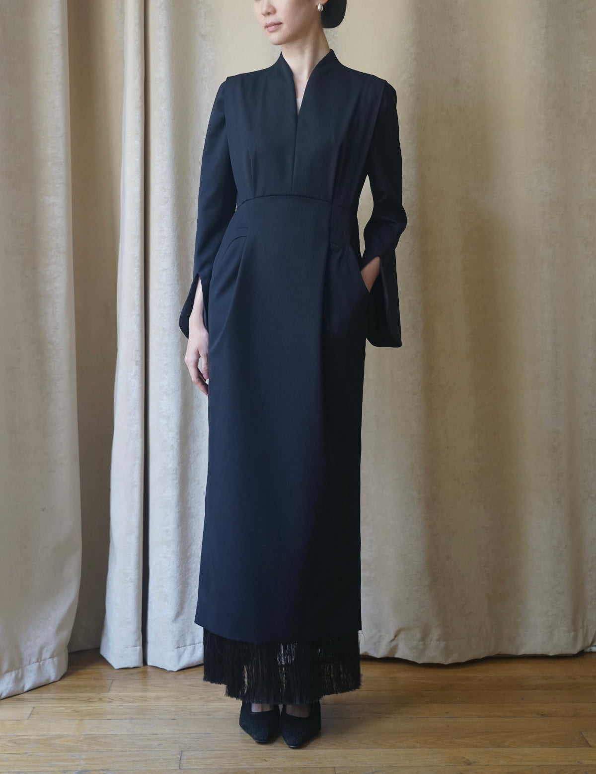 Light Wool Max Gabadine V-Neck Dress・Navy