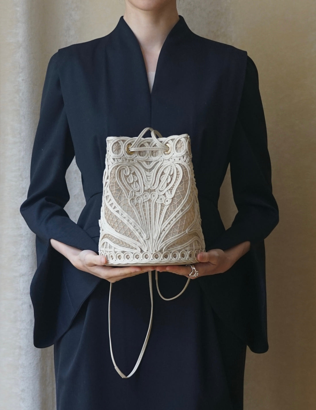 Cording Embroidery Bucket Bag・Beige
