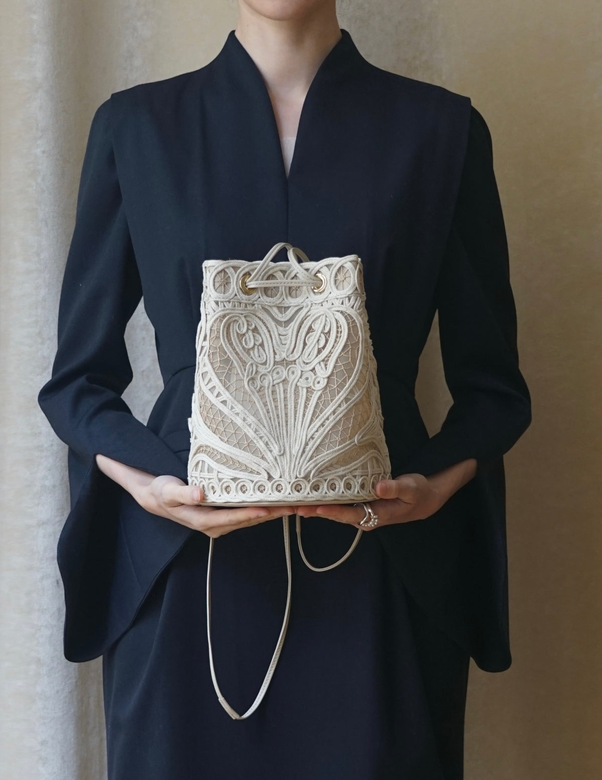 Cording Embroidery Bucket Bag・Beige