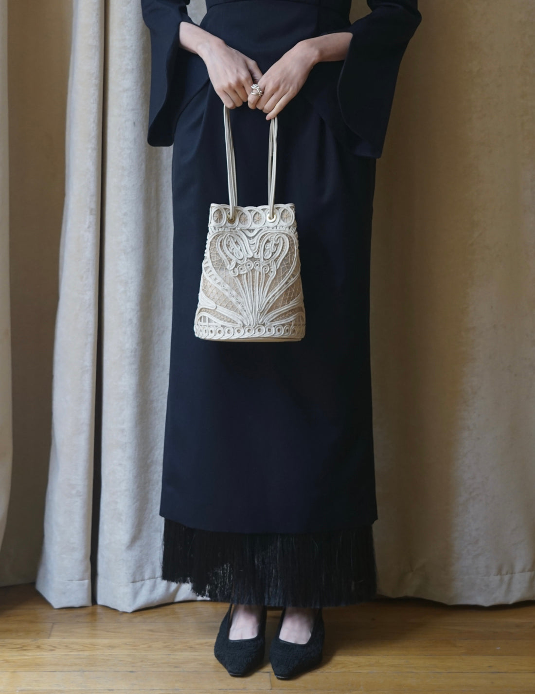 Cording Embroidery Bucket Bag・Beige