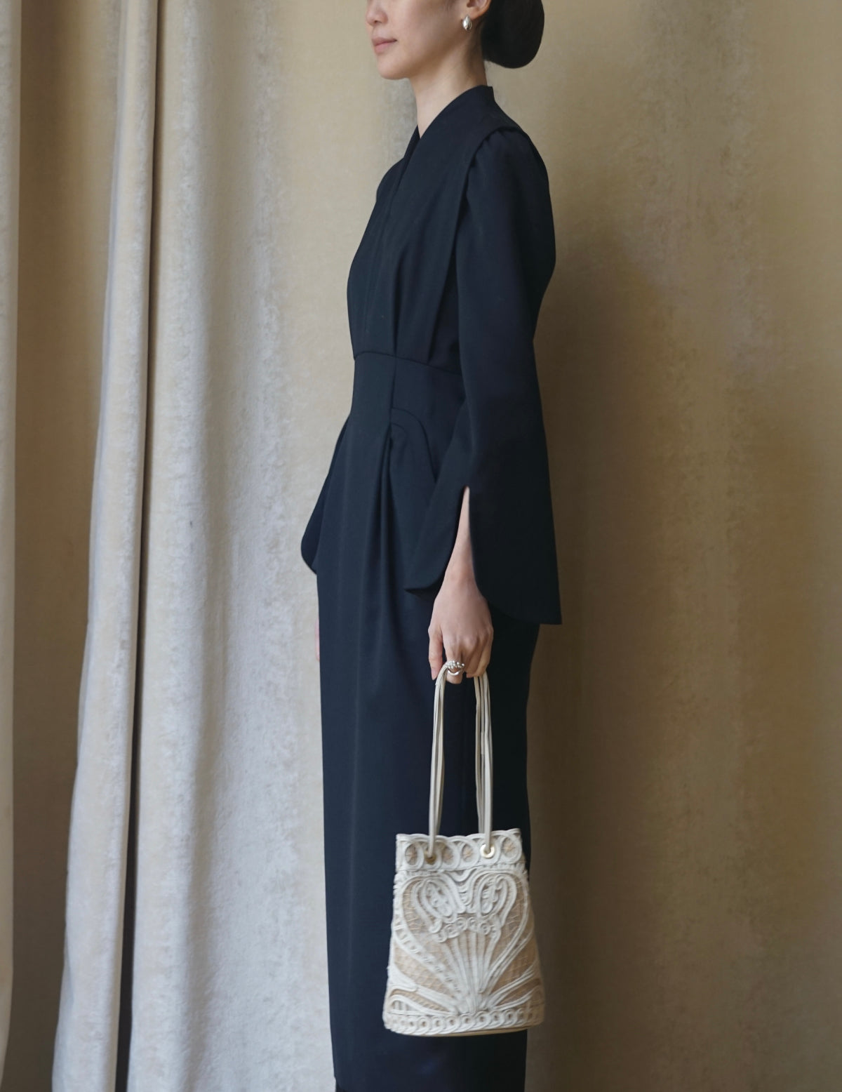 Cording Embroidery Bucket Bag・Beige