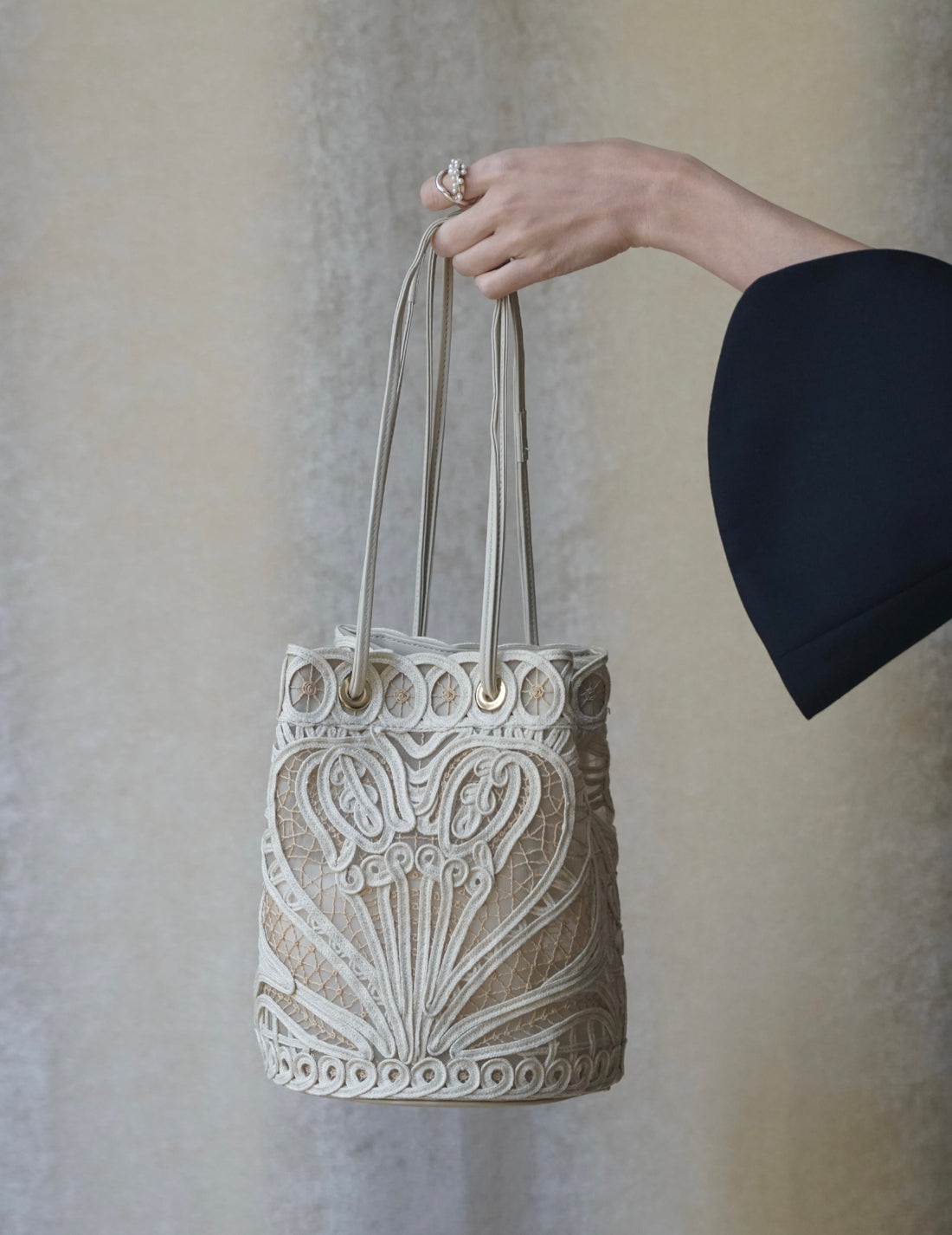 Cording Embroidery Bucket Bag・Beige