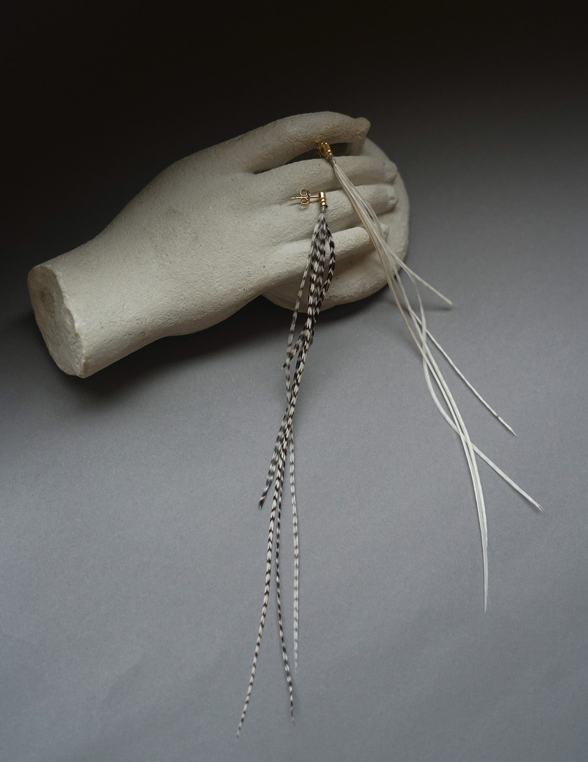Feather Earring・ White