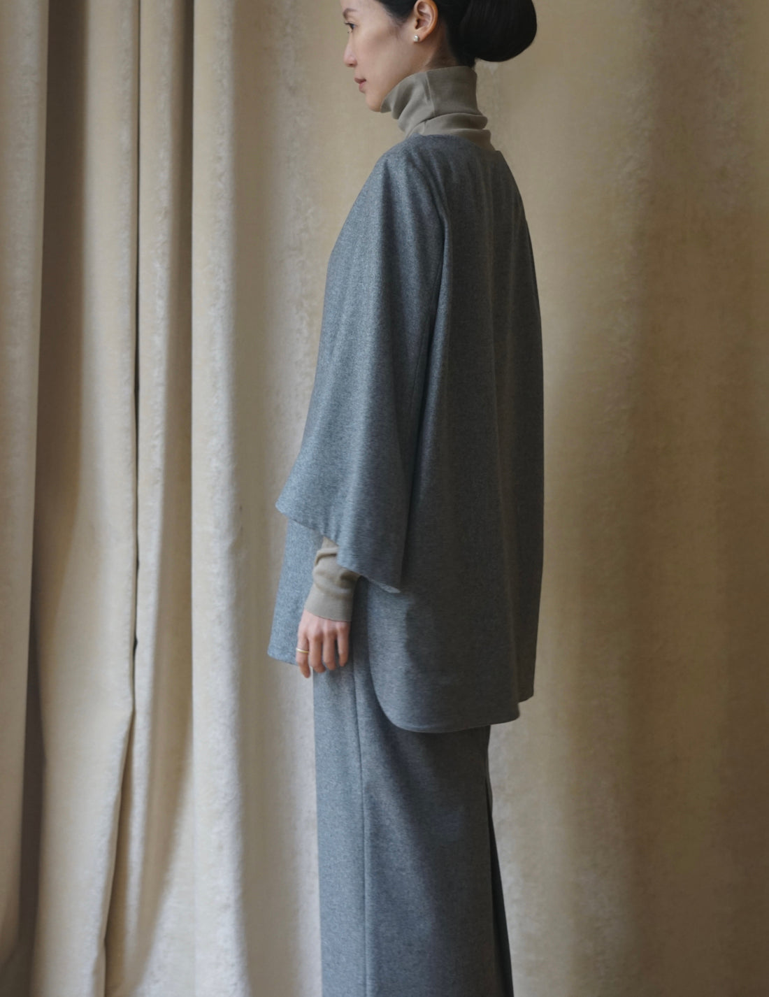 Wool Flannel Plunge Top・Grey