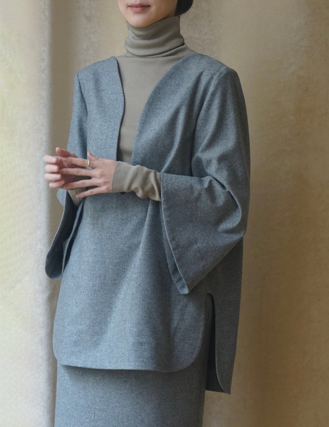 Wool Flannel Plunge Top・Grey