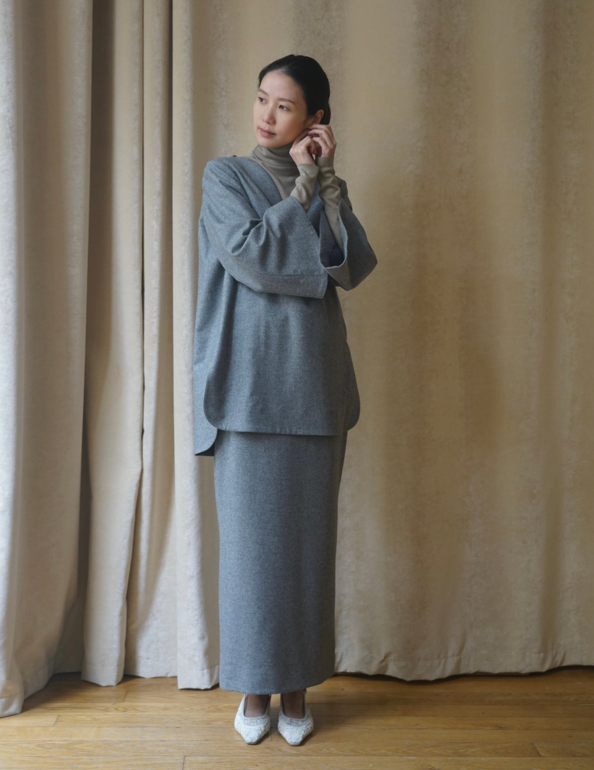 Wool Flannel Plunge Top・Grey