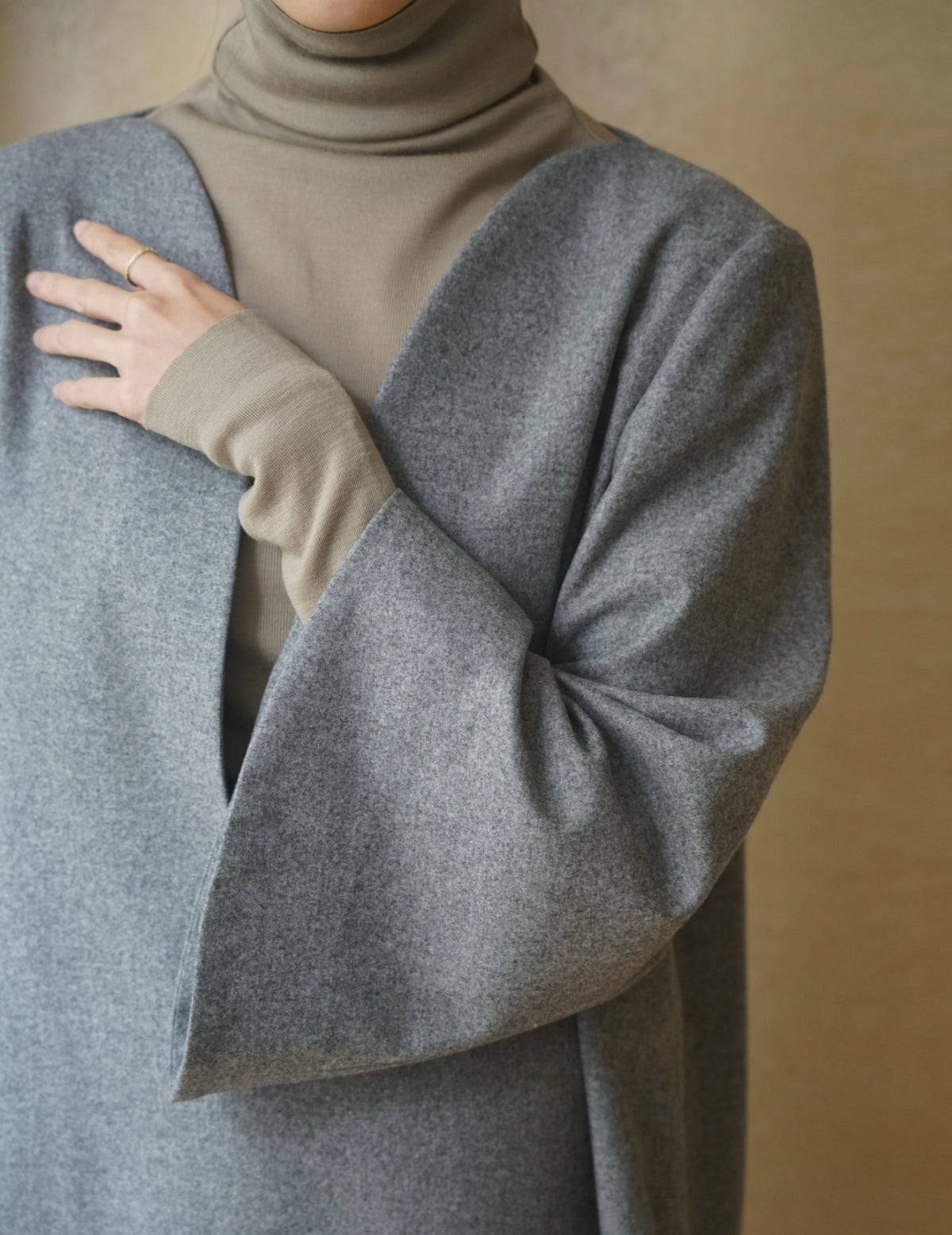 Wool Flannel Plunge Top・Grey