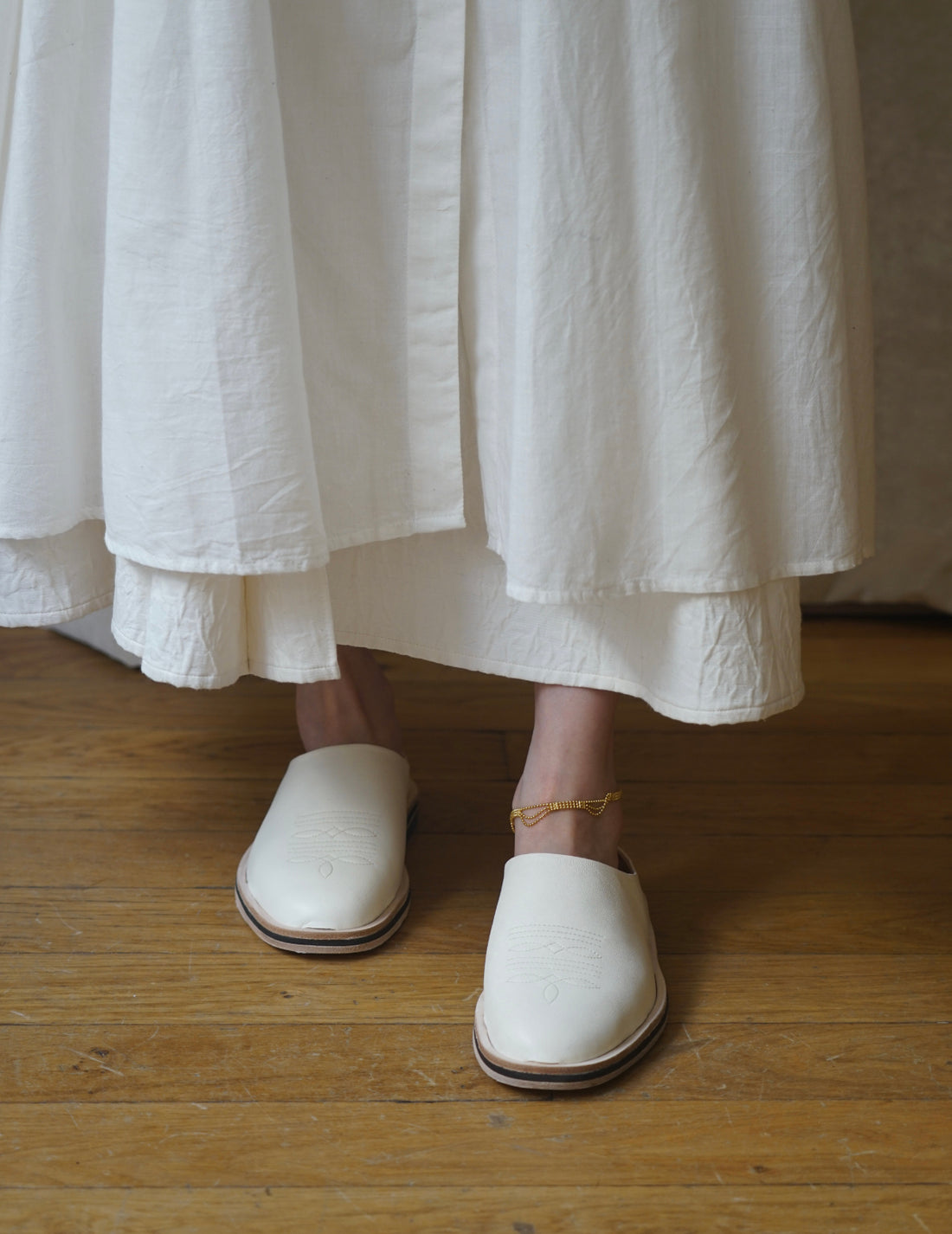 Phoenix 皮質穆勒鞋・奶白色