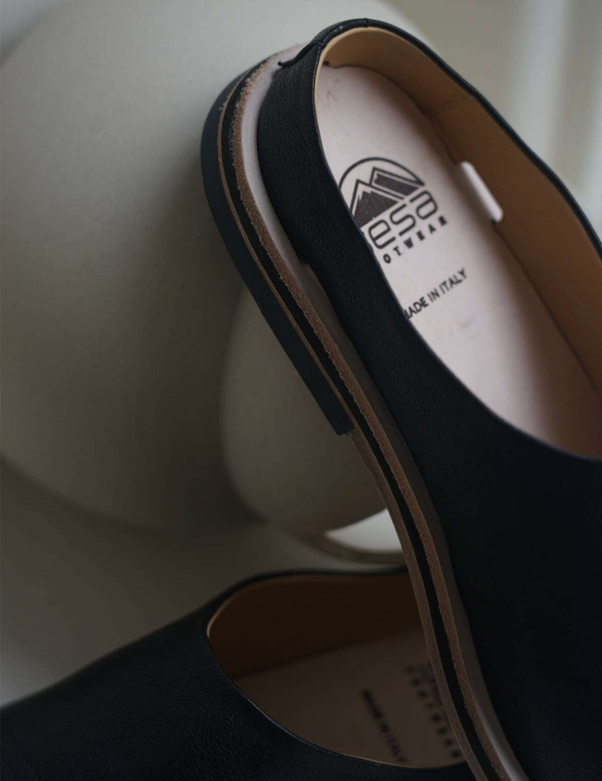 Phoenix 皮質穆勒鞋・甘草色