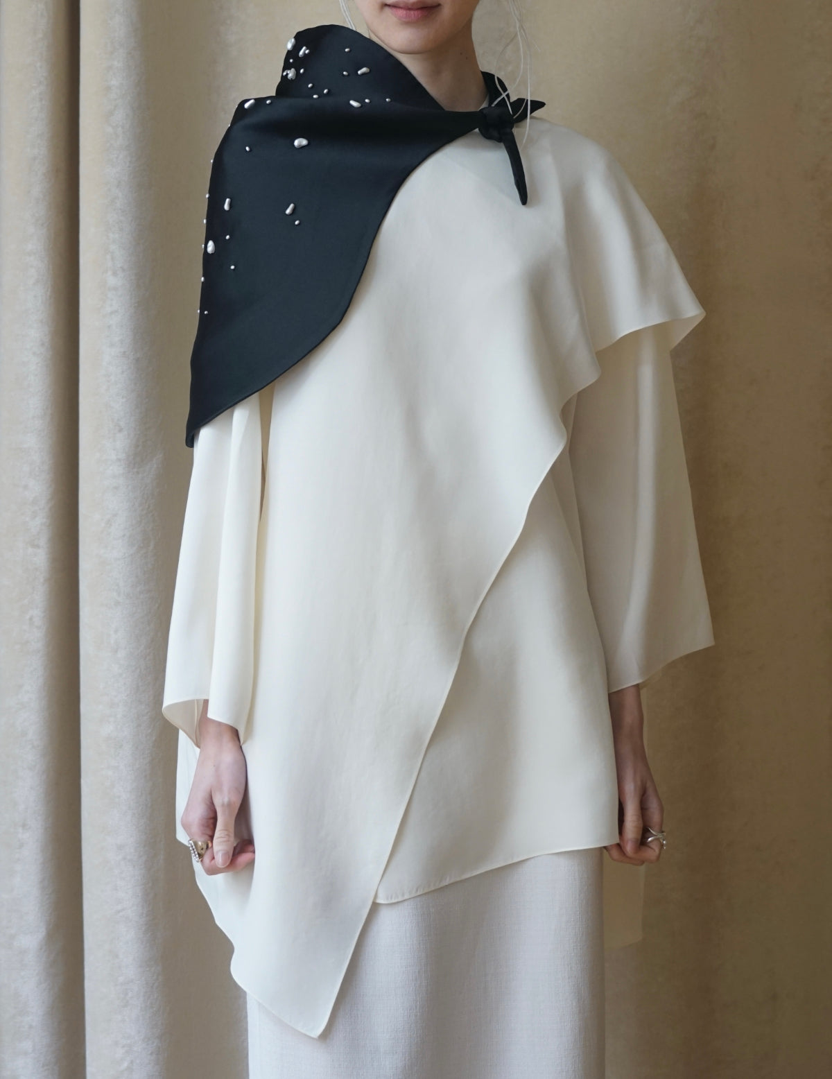 Atelier Ari Beaded Bonnet・ Black