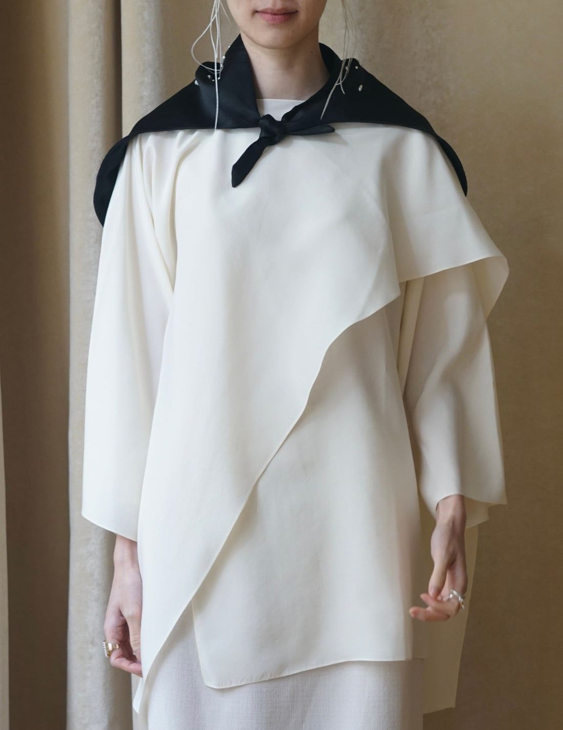 Atelier Ari 珍珠頭巾・ Black