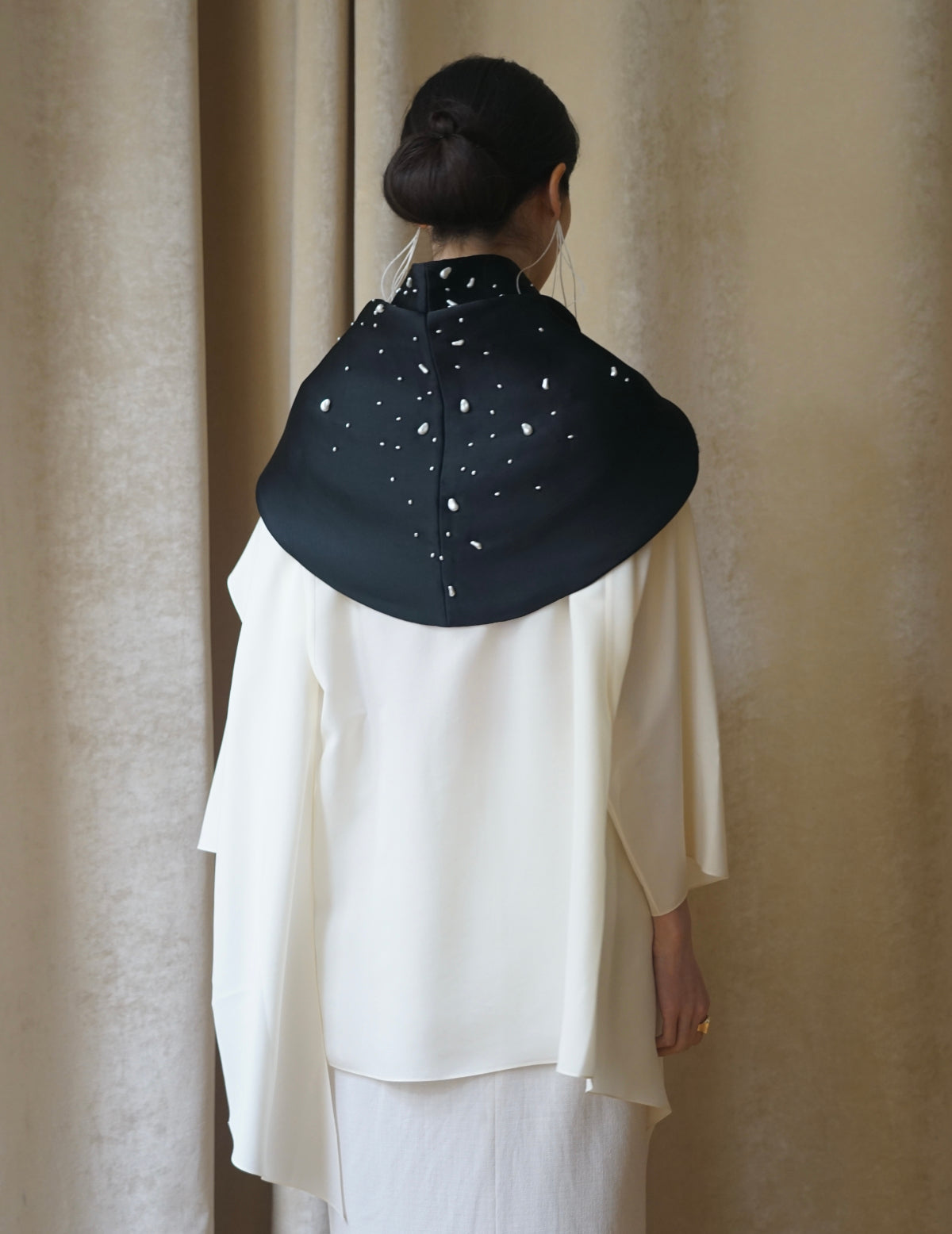 Atelier Ari Beaded Bonnet・ Black