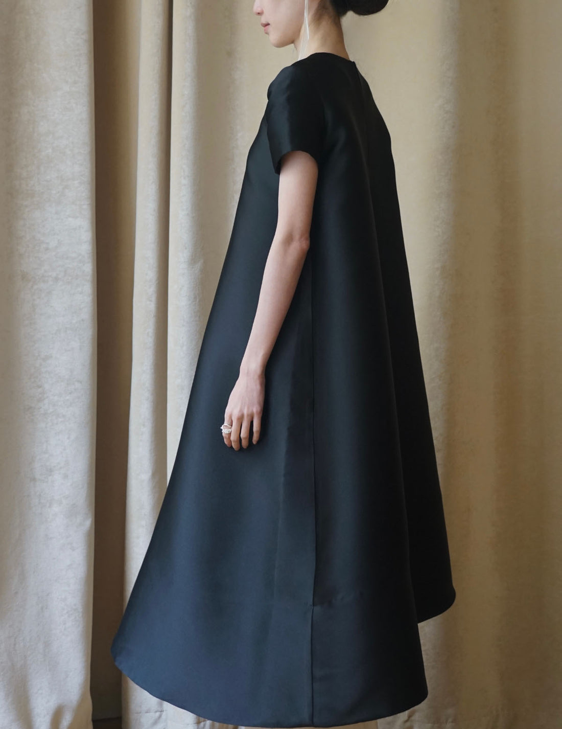 Atelier Doma 緞面連身裙