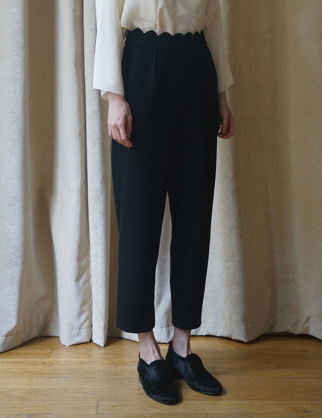 Wool Petal Trousers・Black