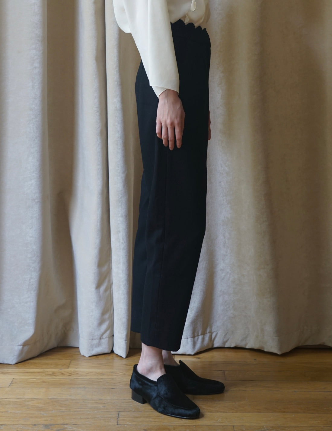 Wool Petal Trousers・Black
