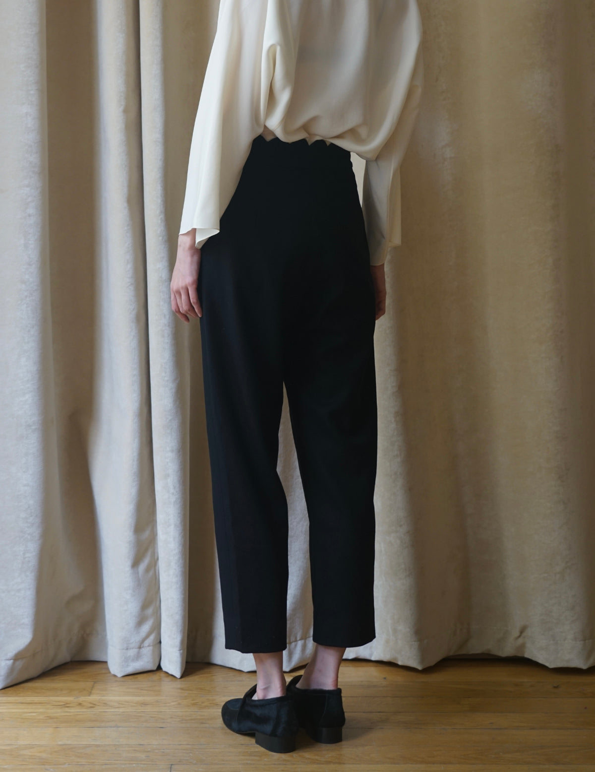 Wool Petal Trousers・Black