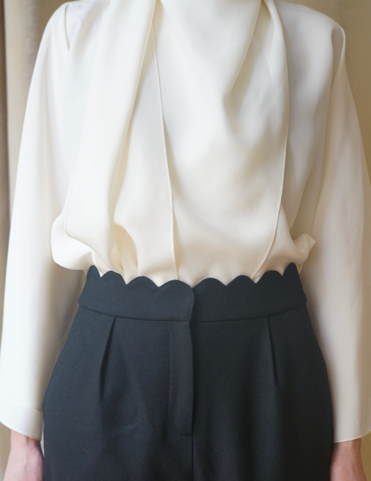 Wool Petal Trousers・Black