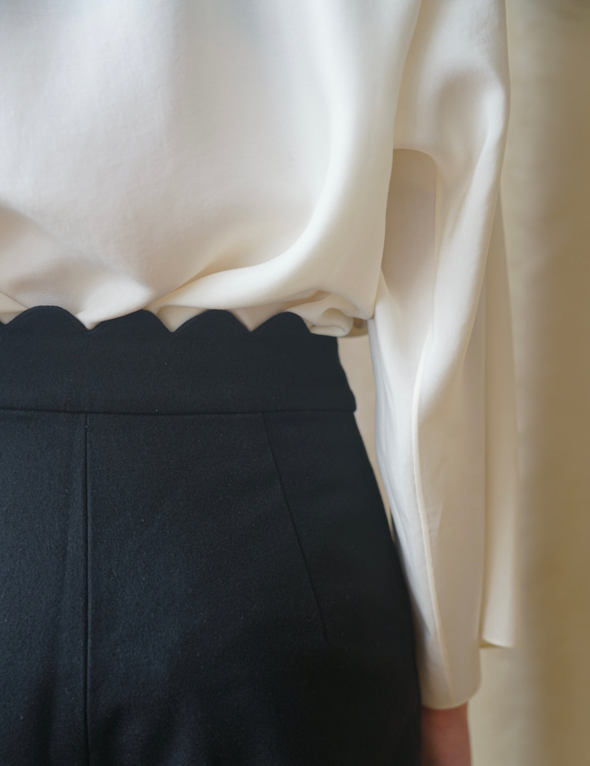 Wool Petal Trousers・Black