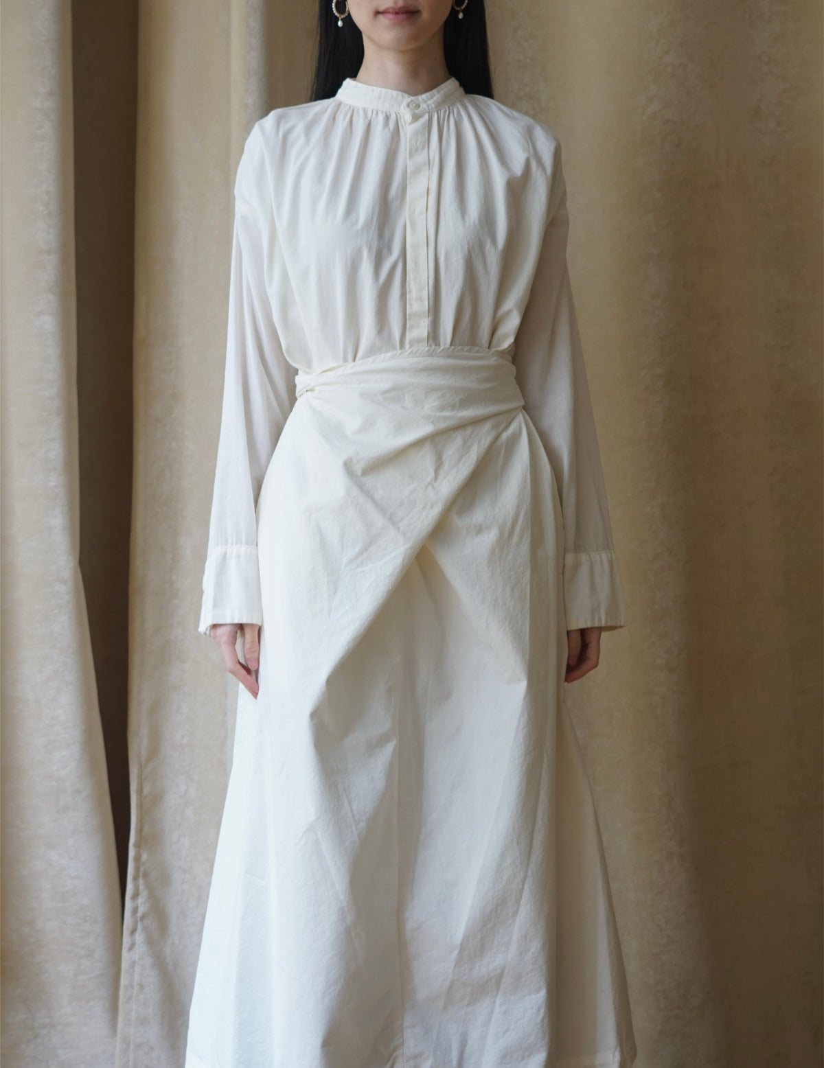 有機棉襯衫裹身連身裙 ・ 貝殼白