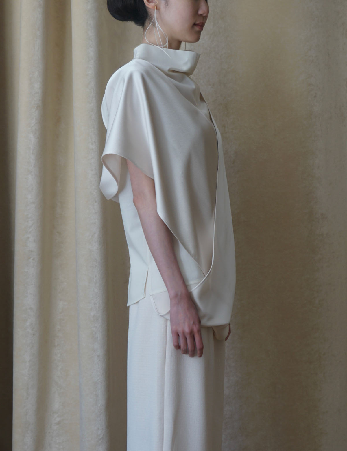 Muffler Sleeveless Blouse