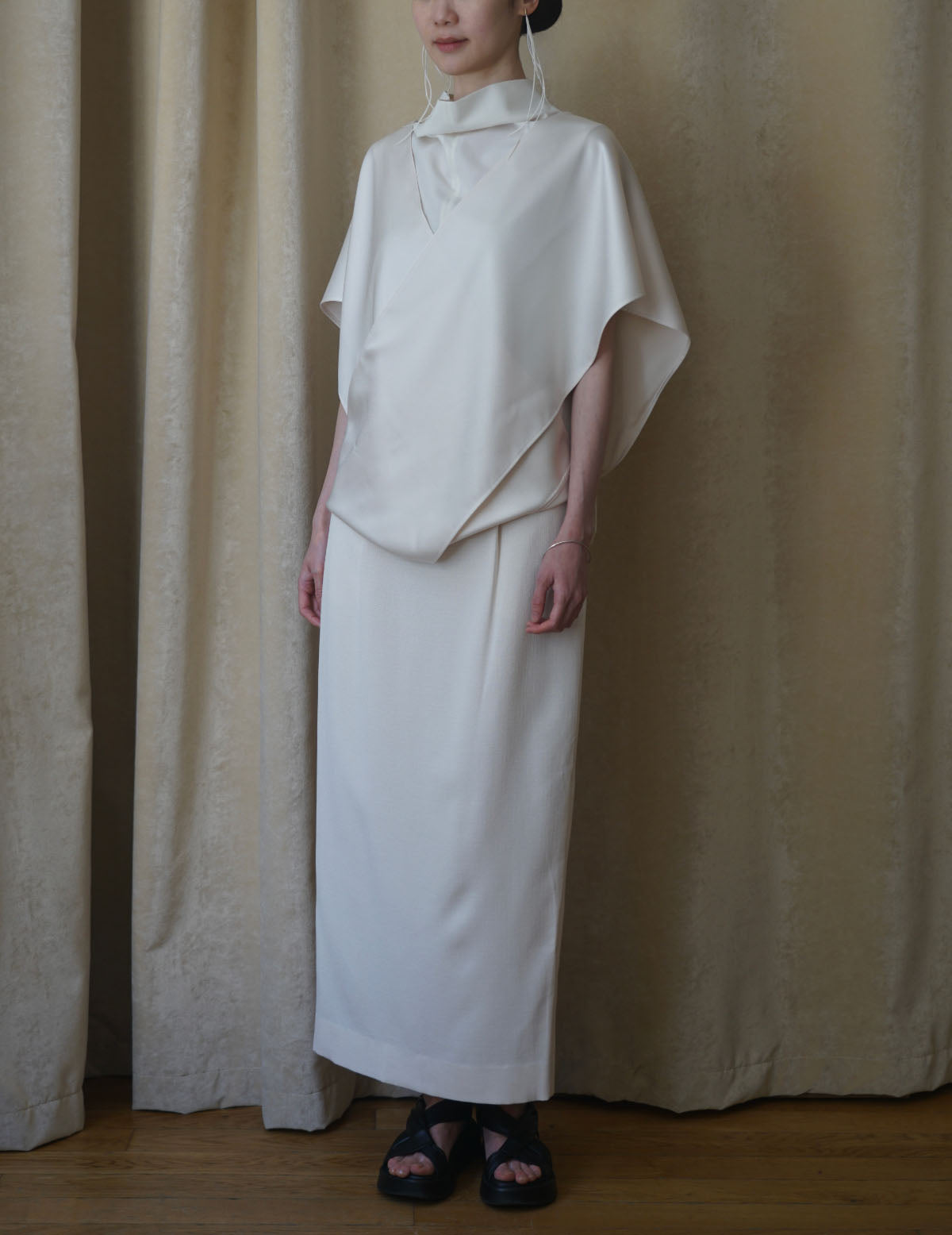 Muffler Sleeveless Blouse