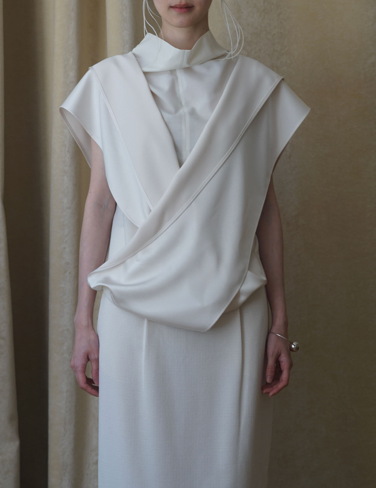 Muffler Sleeveless Blouse