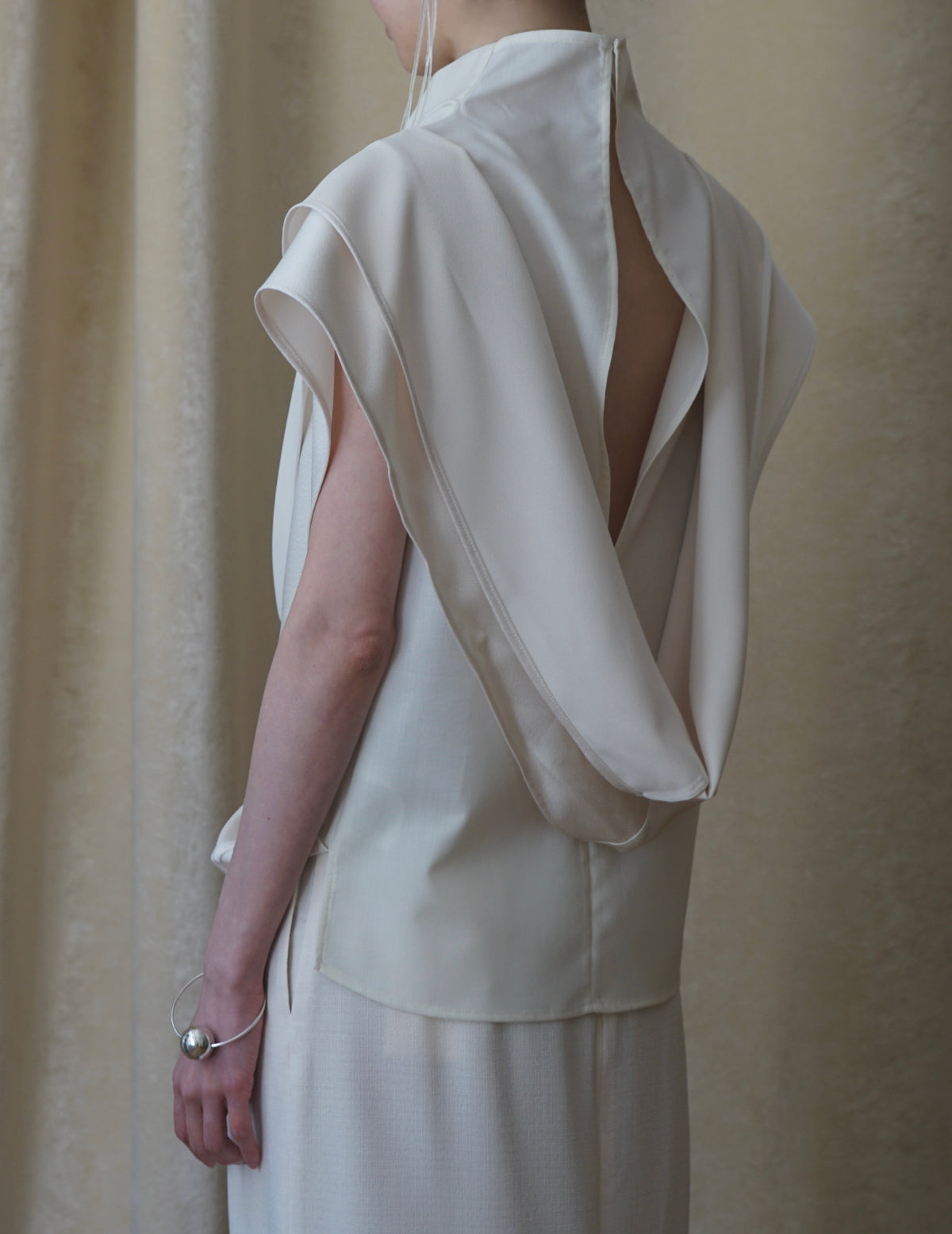 Muffler Sleeveless Blouse