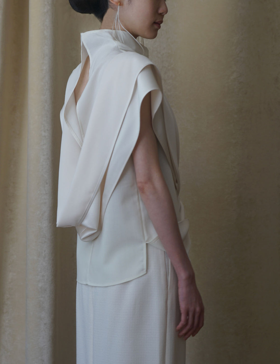 Muffler Sleeveless Blouse