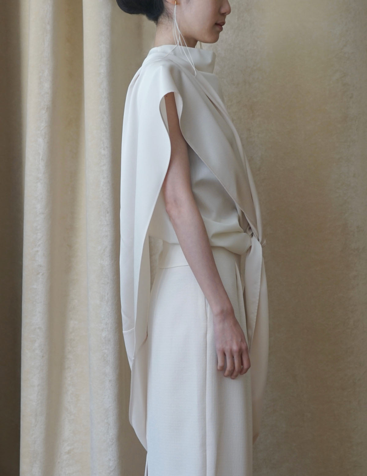 Muffler Sleeveless Blouse